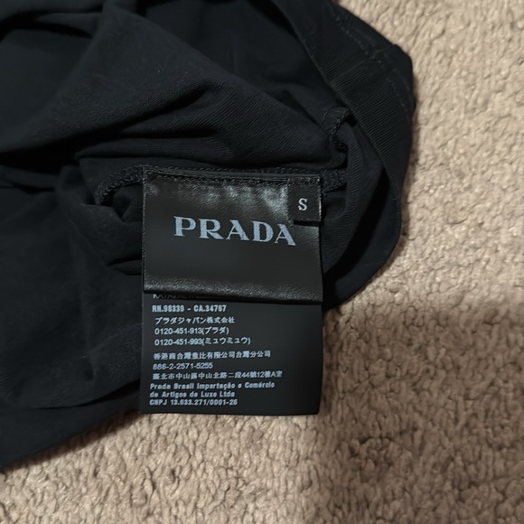 Prada - Picture 5 of 5